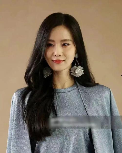 女明星高清近照,惊艳亮相！女明星高清近照展现绝美容颜